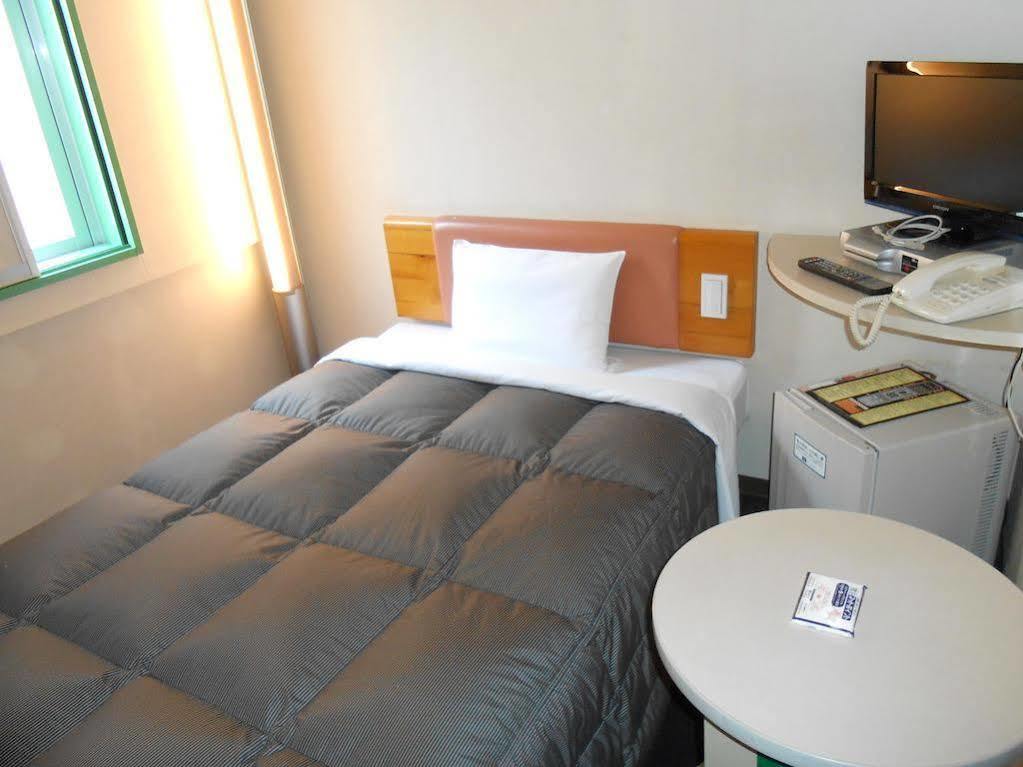 Washington R&B Hotel Umeda East Osaka Exterior photo